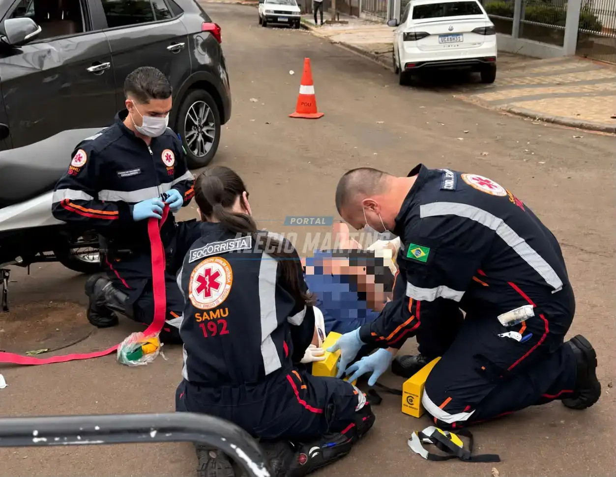 Casal em moto fica ferido após motorista avançar preferencial no centro de Paiçandu